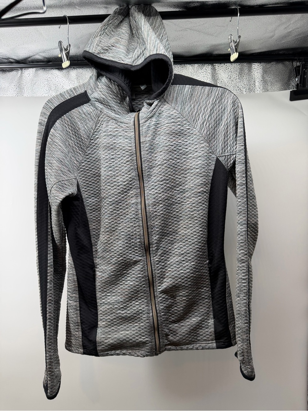 Athleta Gray Quilted Hooded Zip-Up Jacket with Black Panels M